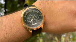 Classic Style Meets Tech: Why Fossil Hybrid Smartwatch is Trending